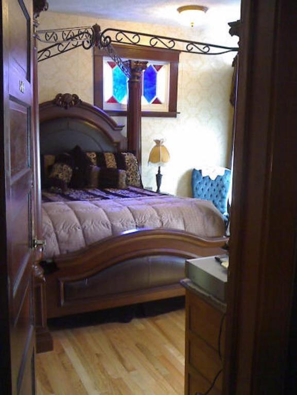 Colonial Charm Inn Bed & Breakfast Charlottetown Room photo